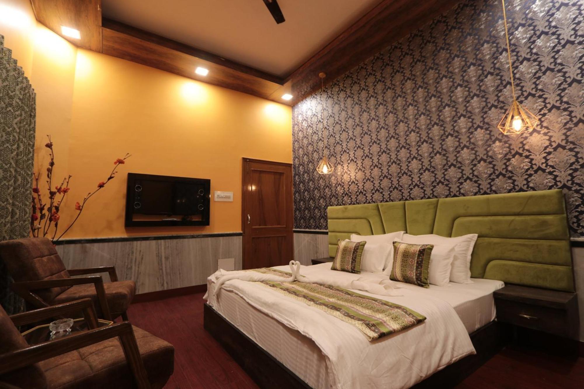 SPOT ON 66069 Nanki Palace Ajmer Bagian luar foto