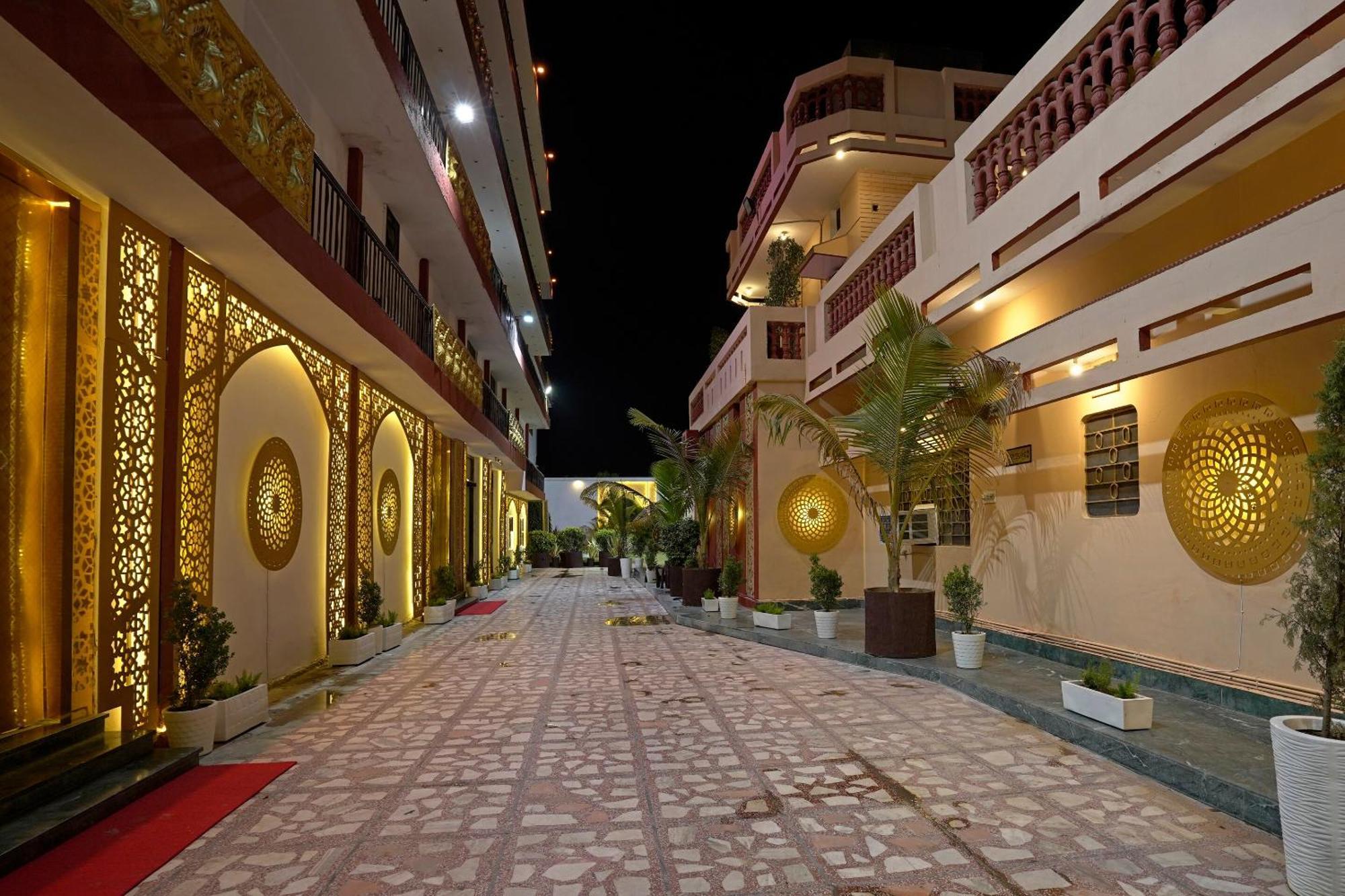 SPOT ON 66069 Nanki Palace Ajmer Bagian luar foto